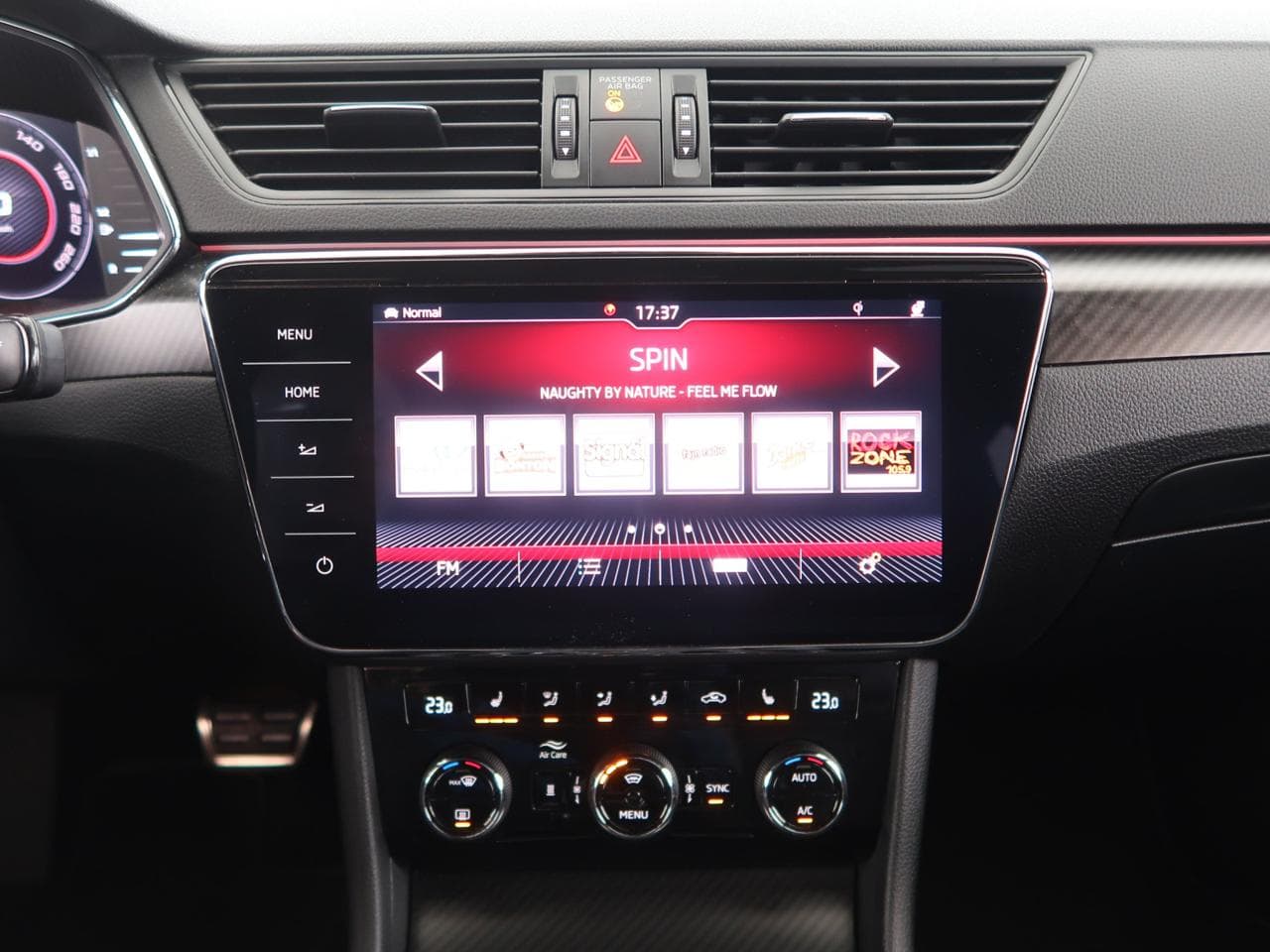 2020 Škoda SUPERB - 18