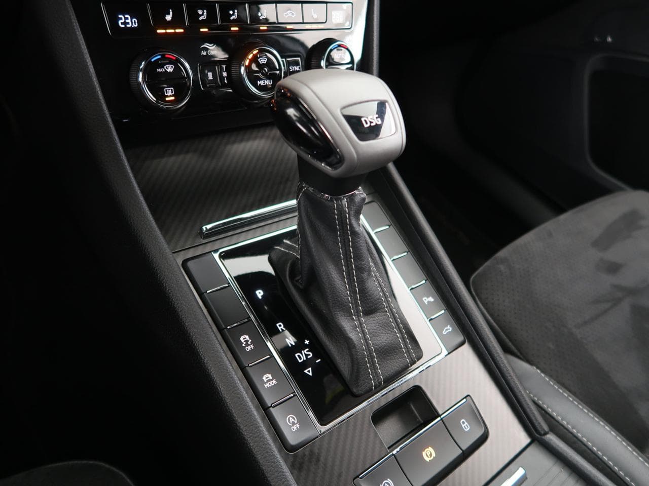 2020 Škoda SUPERB - 19