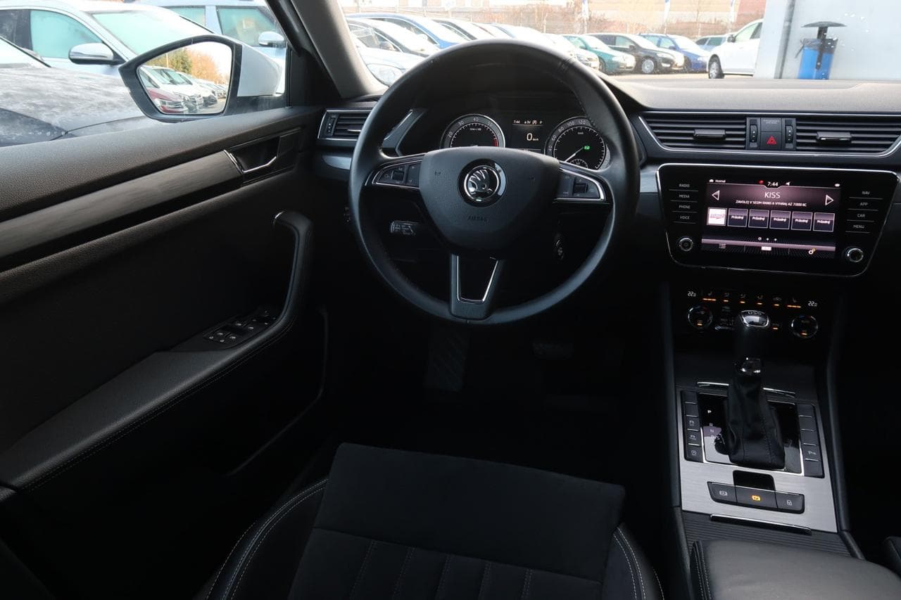 2019 Škoda SUPERB - 9
