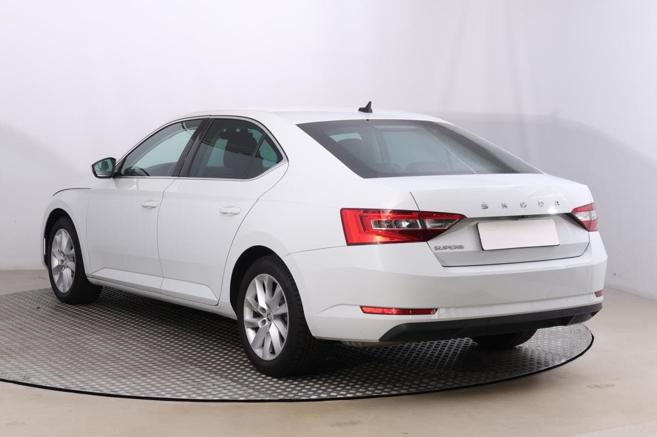 2019 Škoda SUPERB - 5