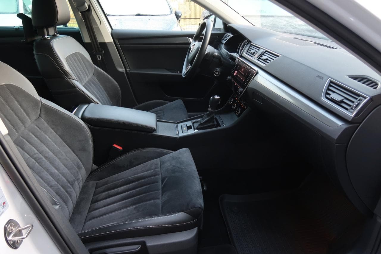 2019 Škoda SUPERB - 12