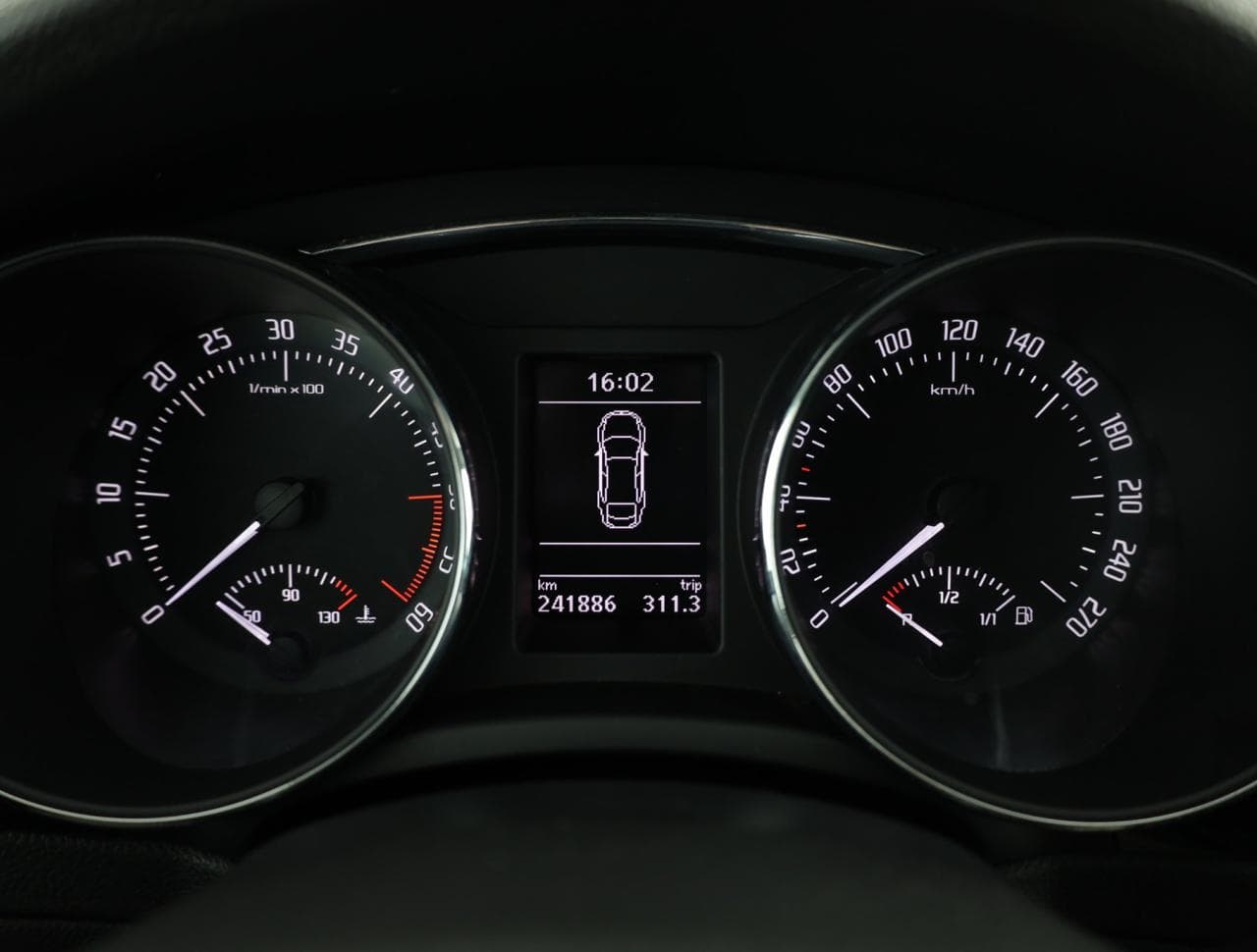 2013 Škoda SUPERB - 15