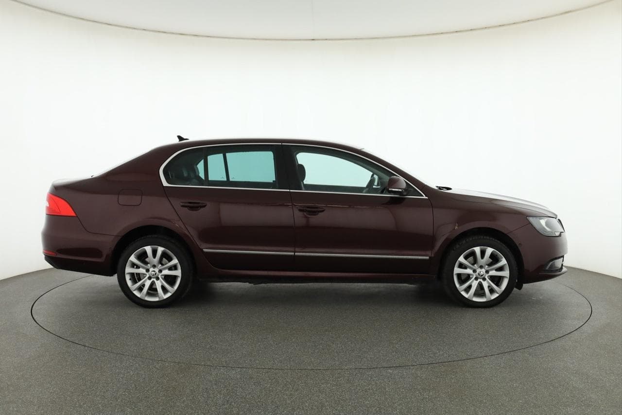 2013 Škoda SUPERB - 8