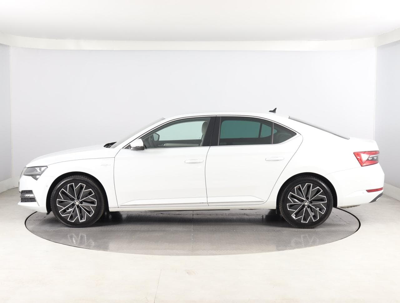2023 Škoda SUPERB - 4