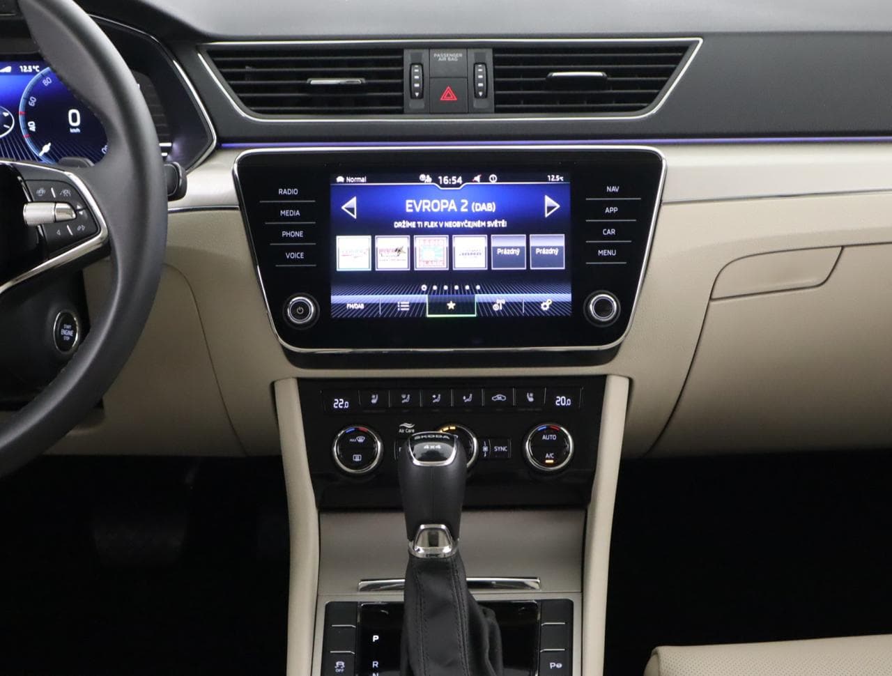 2023 Škoda SUPERB - 18