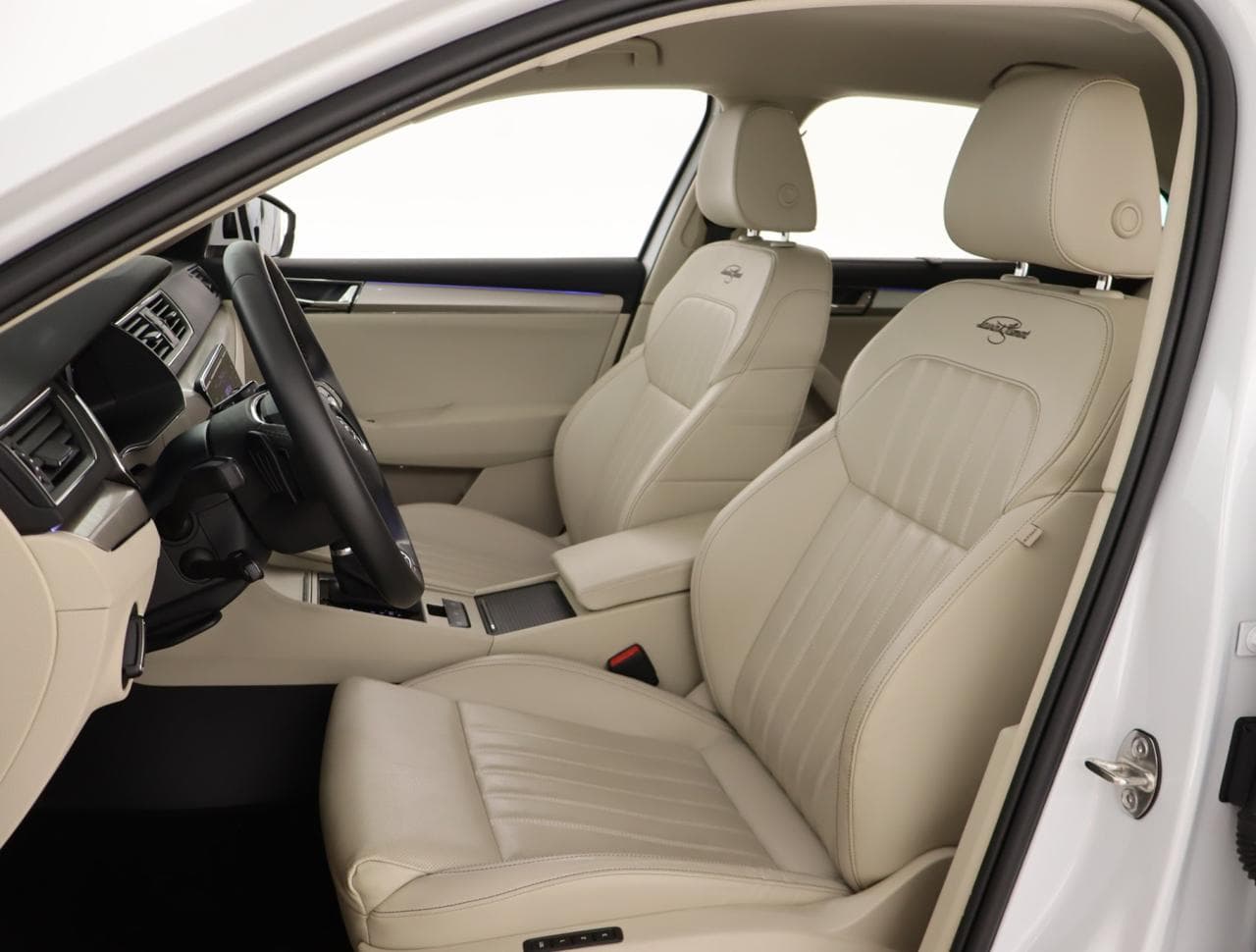 2023 Škoda SUPERB - 16