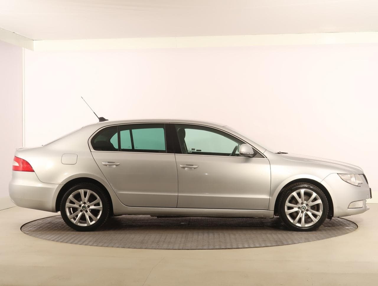 2008 Škoda SUPERB - 8