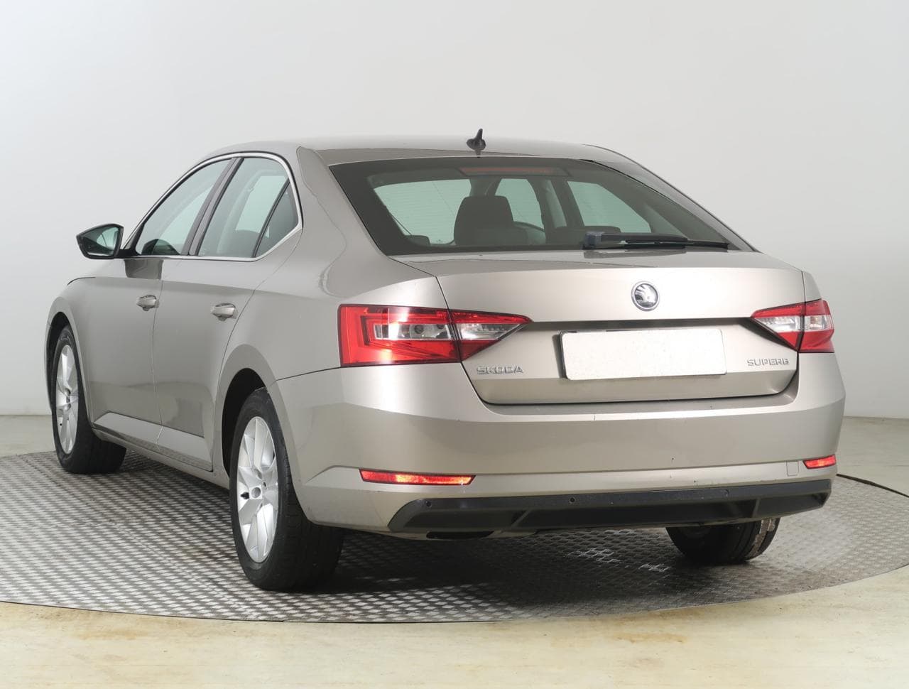 2015 Škoda SUPERB - 5