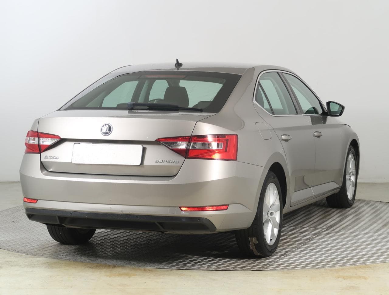 2015 Škoda SUPERB - 7