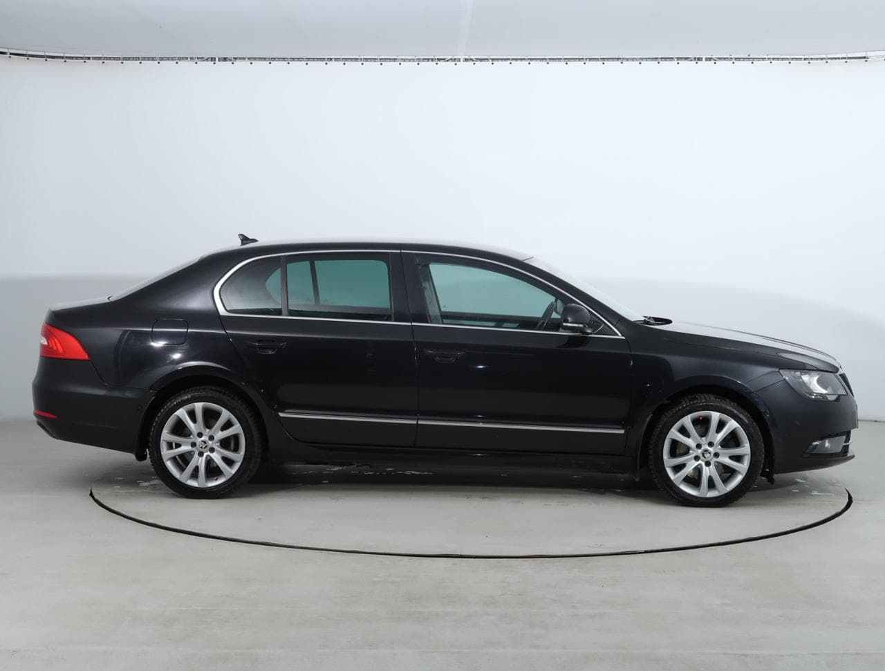 2014 Škoda SUPERB - 8