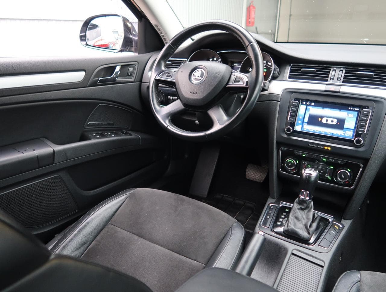 2014 Škoda SUPERB - 9