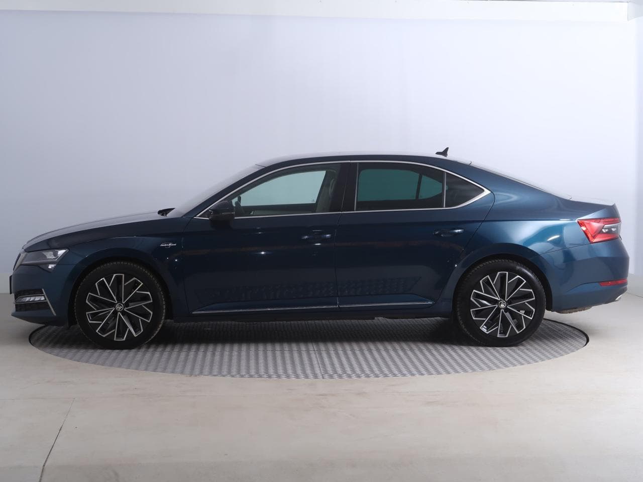 2021 Škoda SUPERB - 4