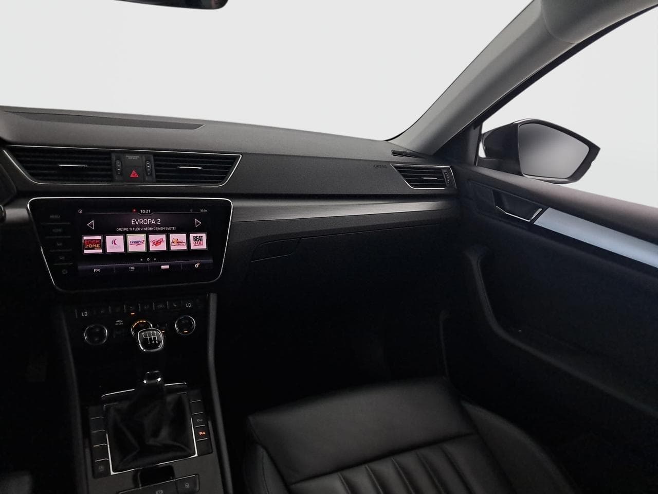 2019 Škoda SUPERB - 19