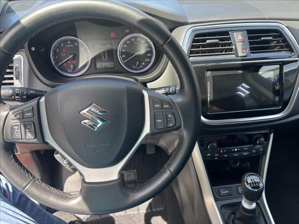 2019 Suzuki S-CROSS - 12