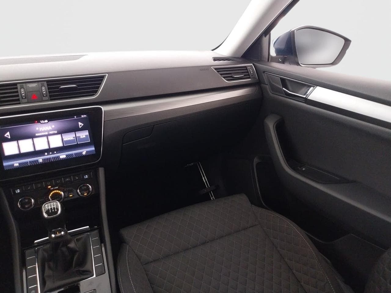 2017 Škoda SUPERB - 11