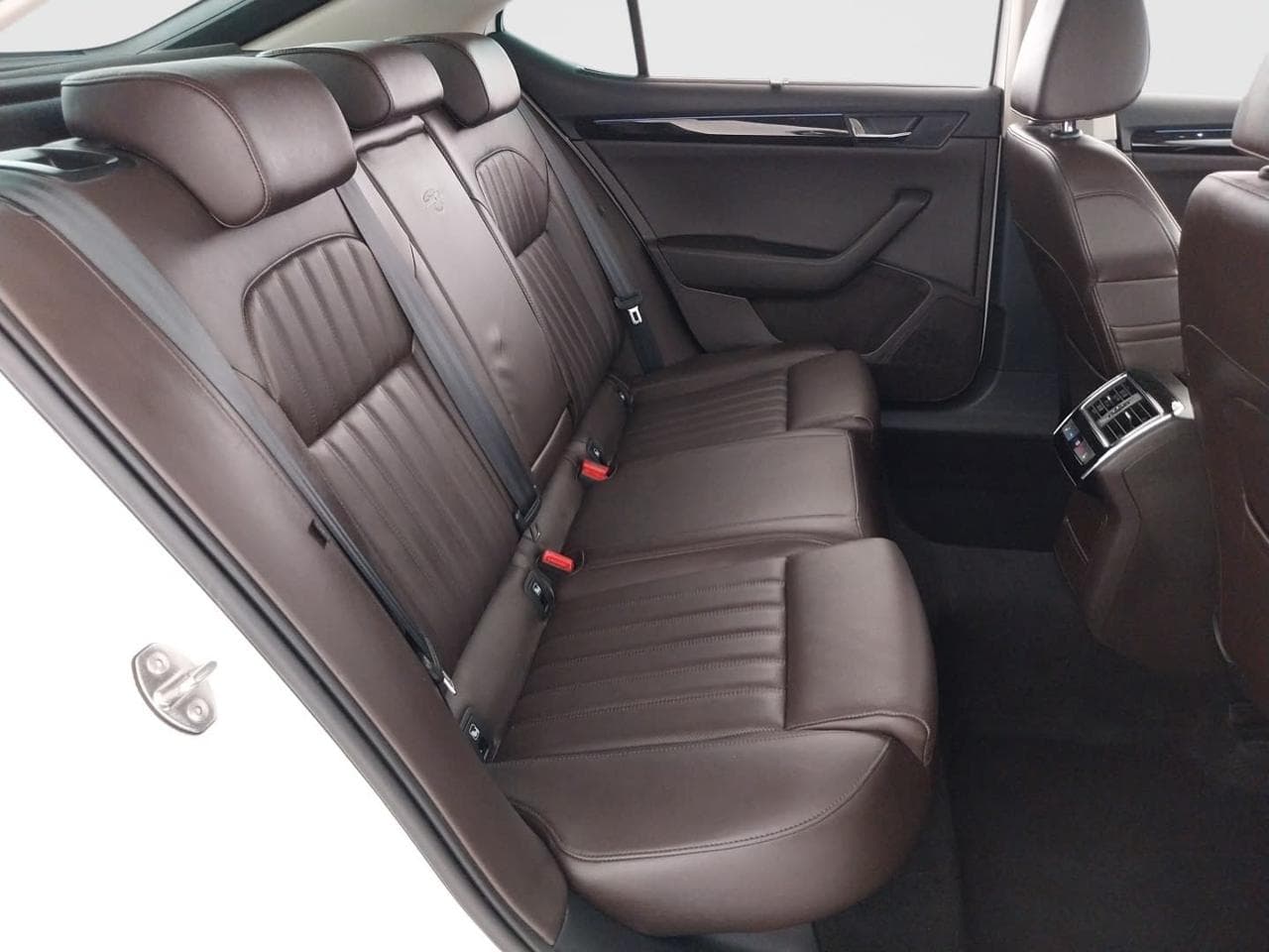 2016 Škoda SUPERB - 13