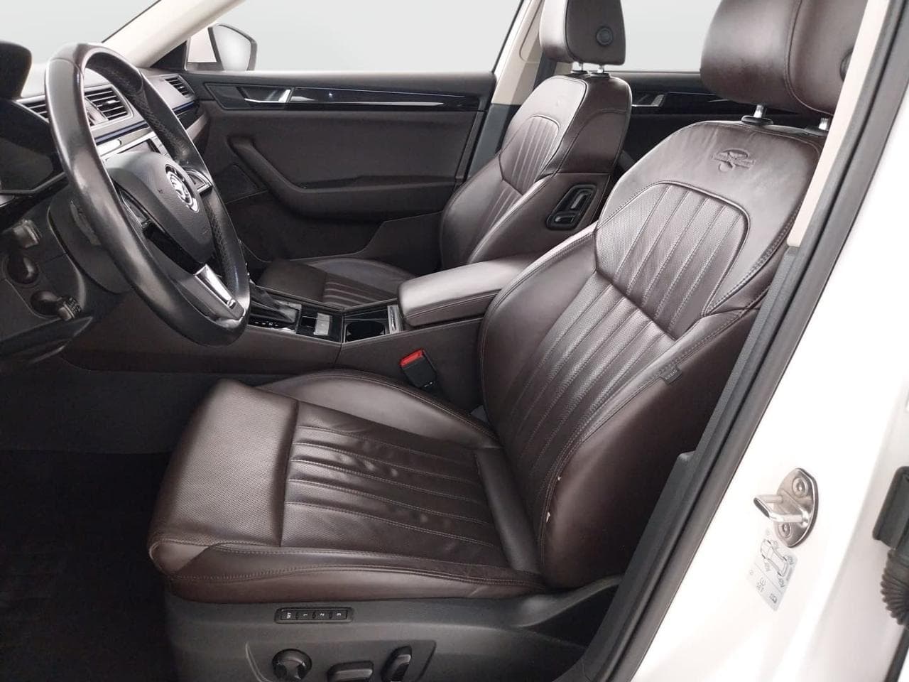 2016 Škoda SUPERB - 16