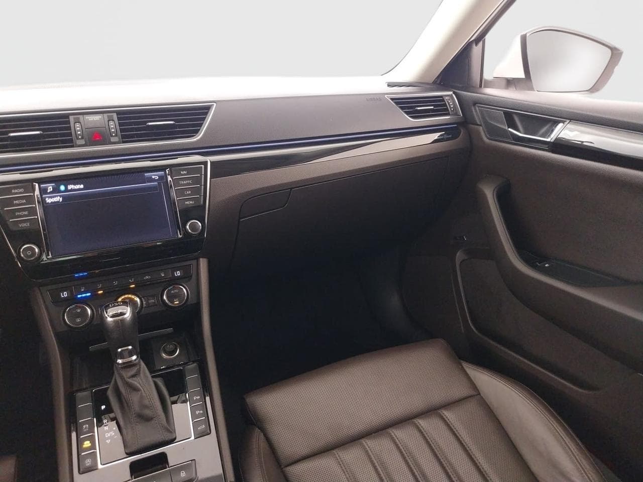 2016 Škoda SUPERB - 11