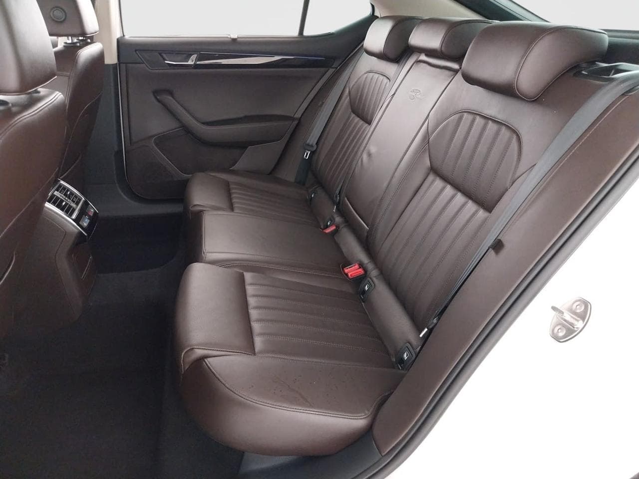 2016 Škoda SUPERB - 15