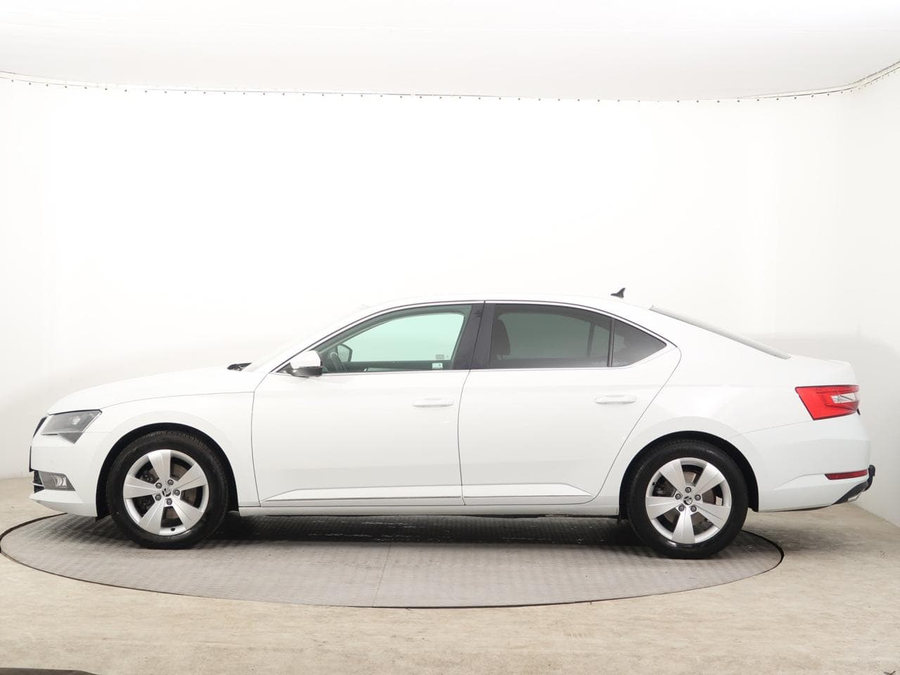2017 Škoda SUPERB - 4