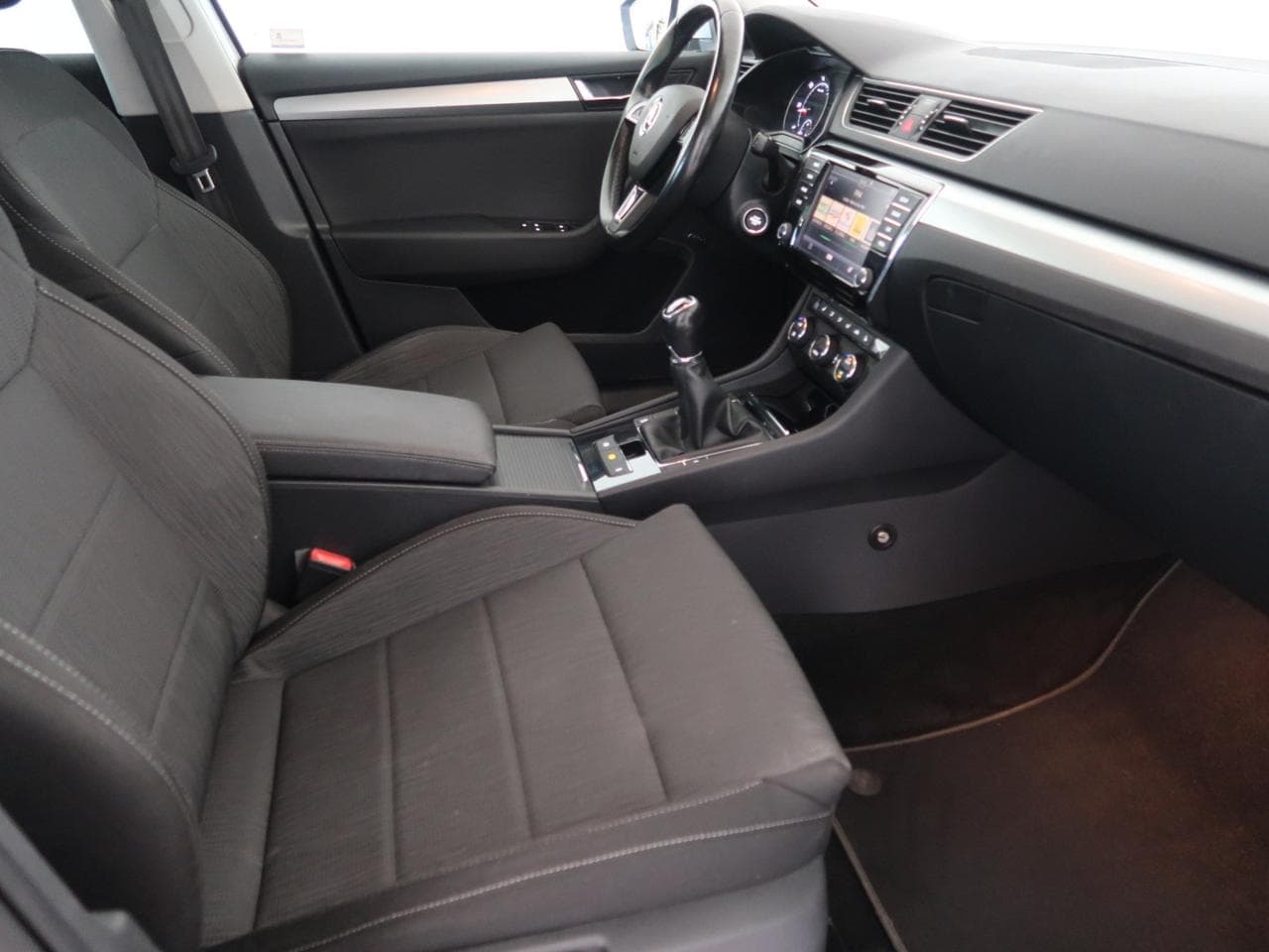 2017 Škoda SUPERB - 12