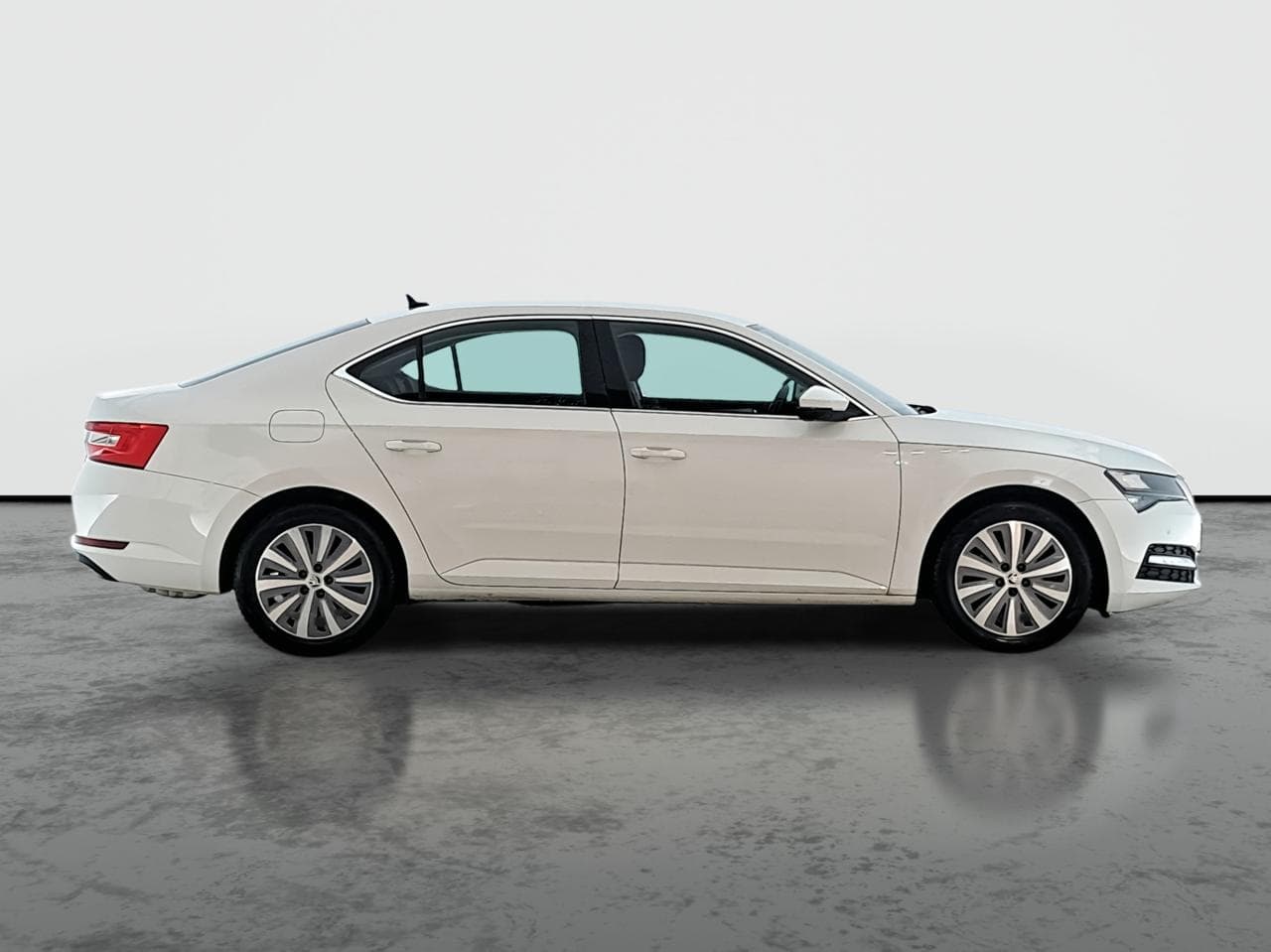 2021 Škoda SUPERB - 8