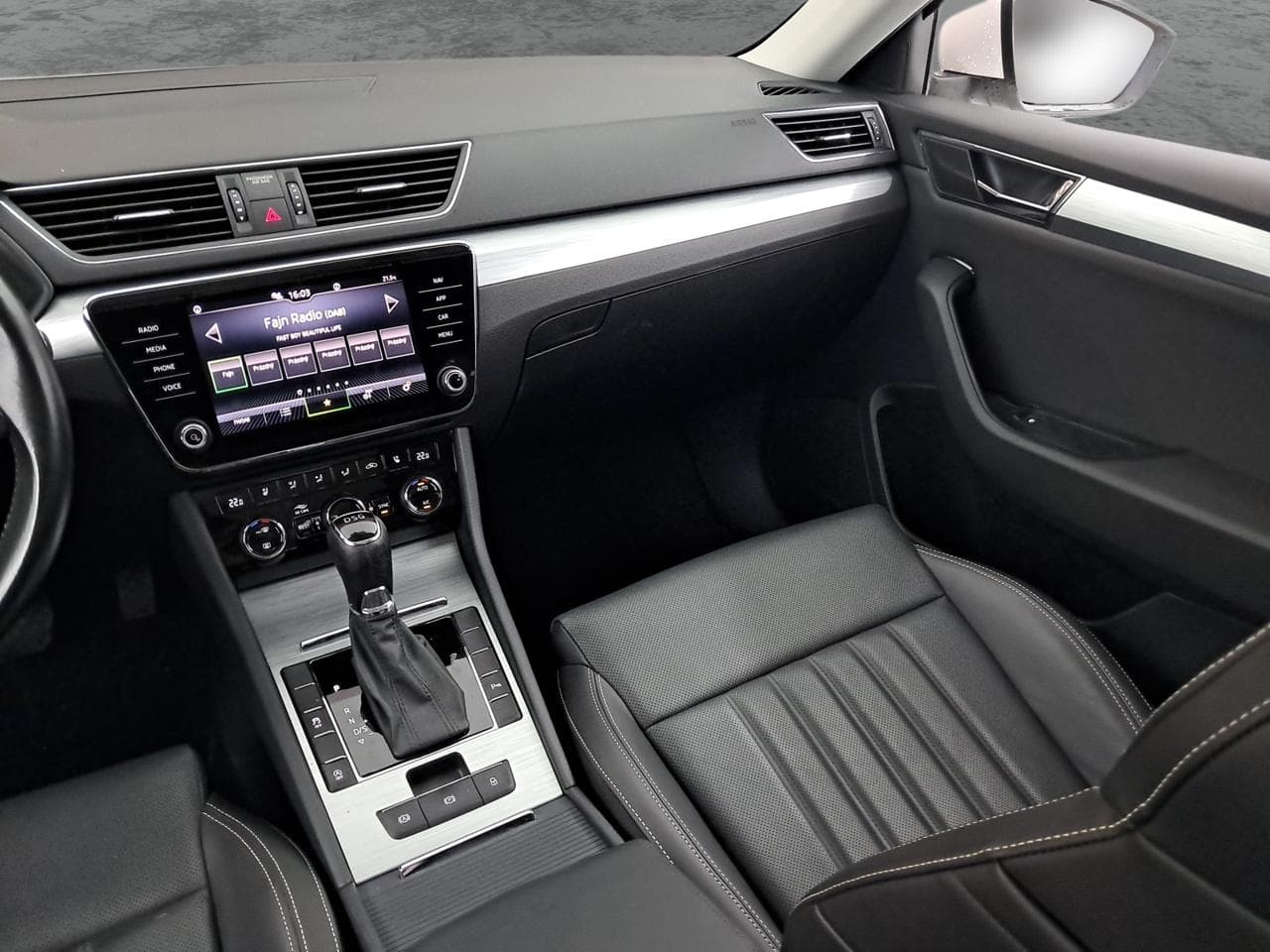 2021 Škoda SUPERB - 11