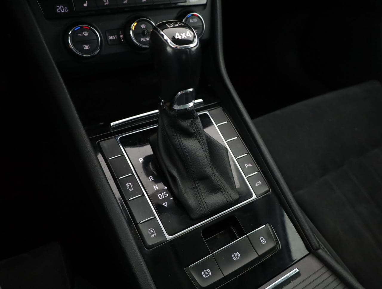 2016 Škoda SUPERB - 17