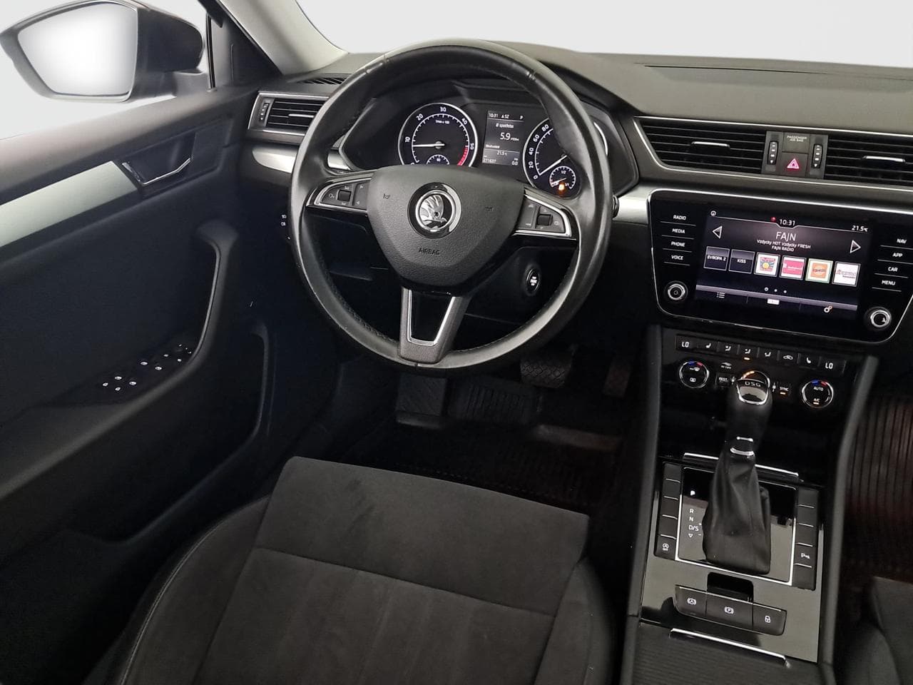 2019 Škoda SUPERB - 9