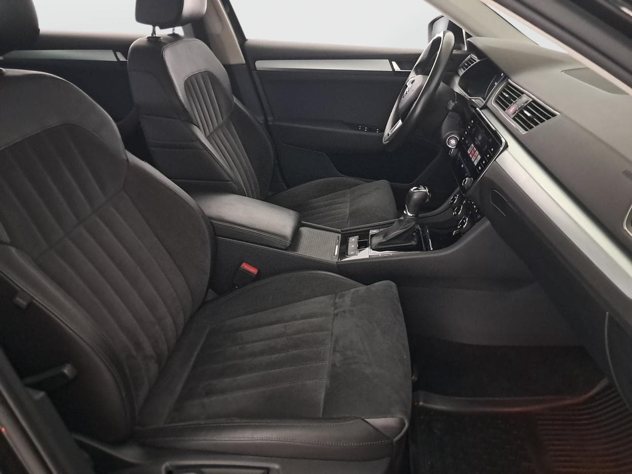 2019 Škoda SUPERB - 12