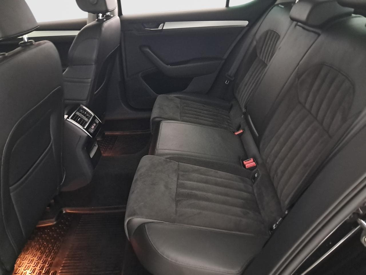 2019 Škoda SUPERB - 15