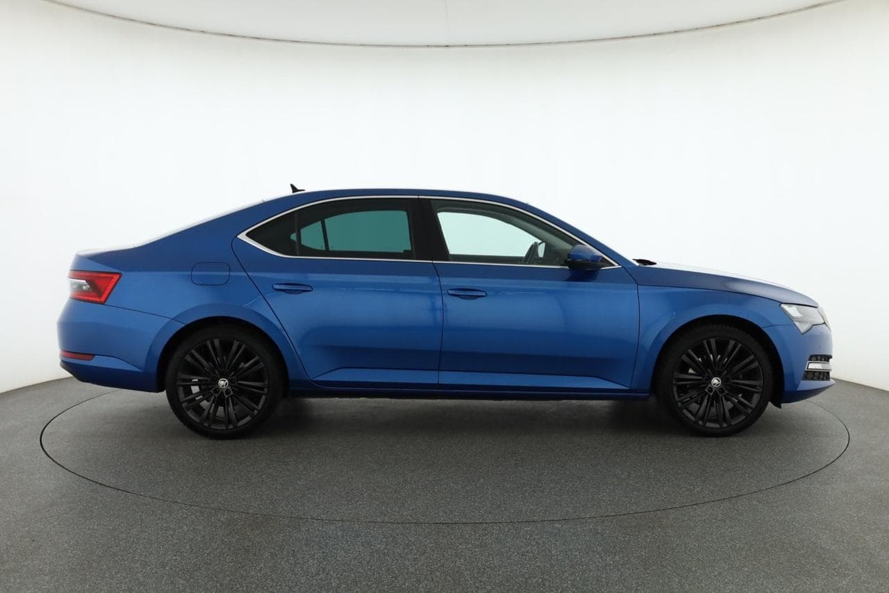 2022 Škoda SUPERB - 8