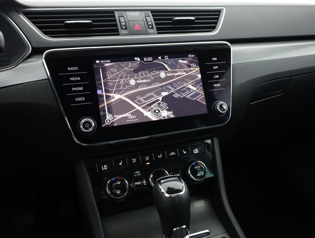 2022 Škoda SUPERB - 16