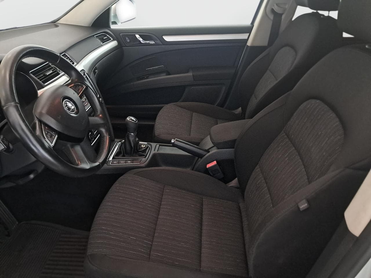 2014 Škoda SUPERB - 16