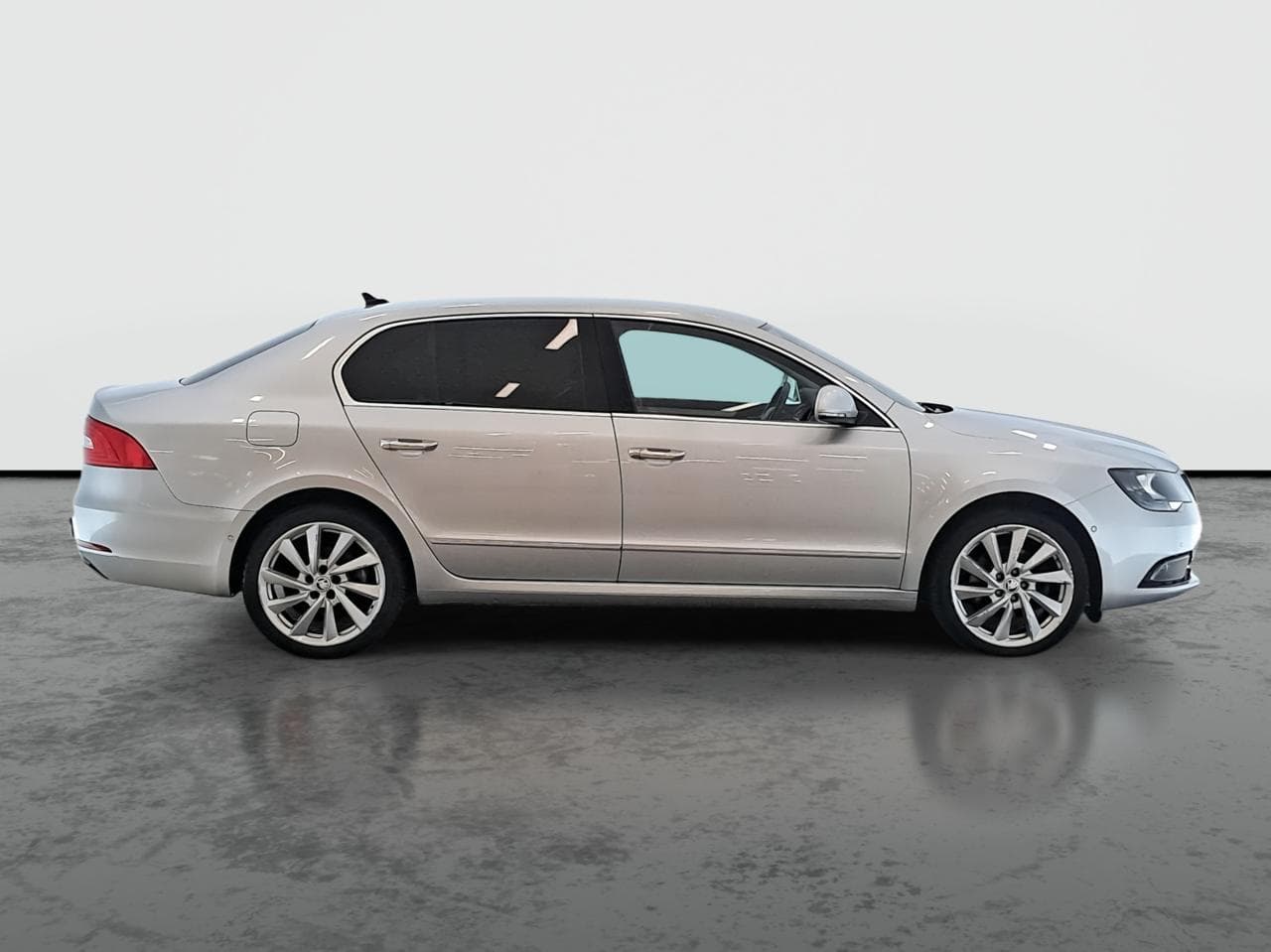 2014 Škoda SUPERB - 8