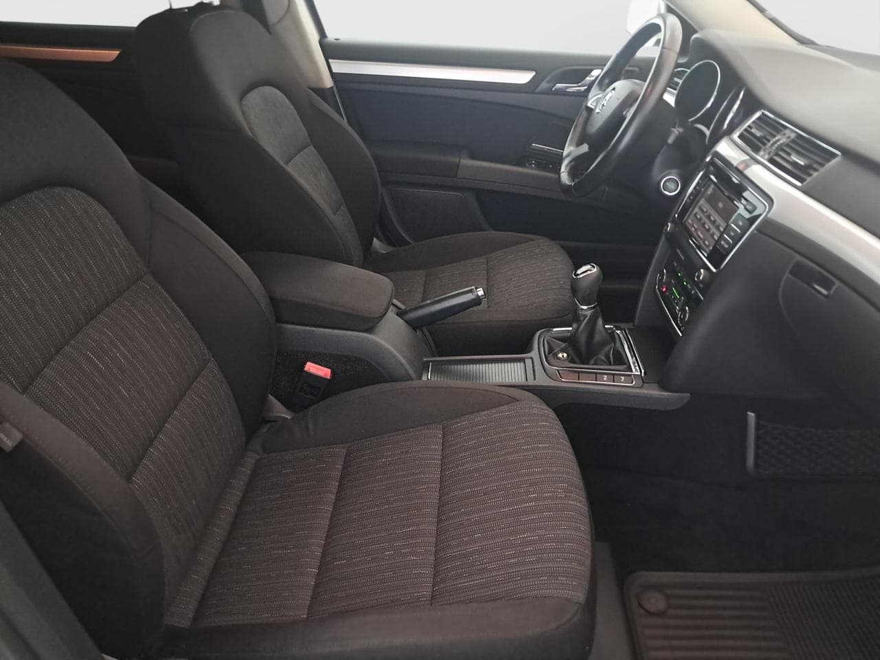 2014 Škoda SUPERB - 12