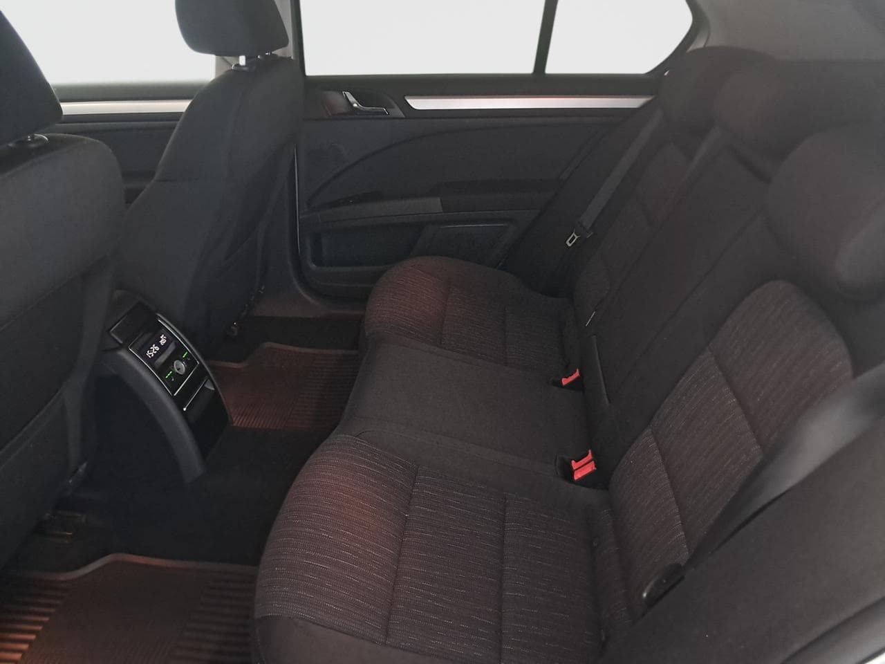 2014 Škoda SUPERB - 15