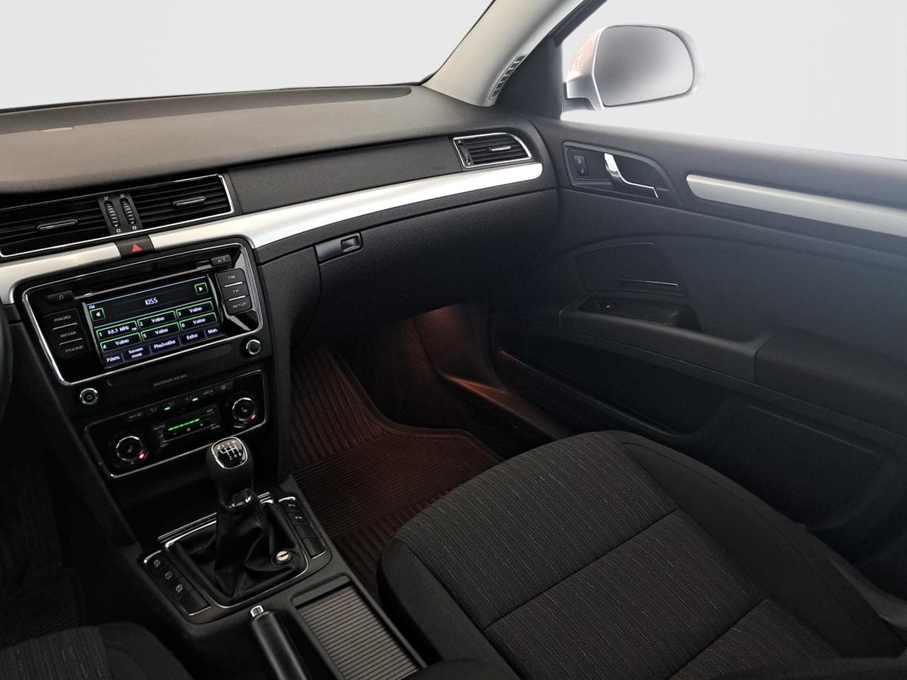 2014 Škoda SUPERB - 11