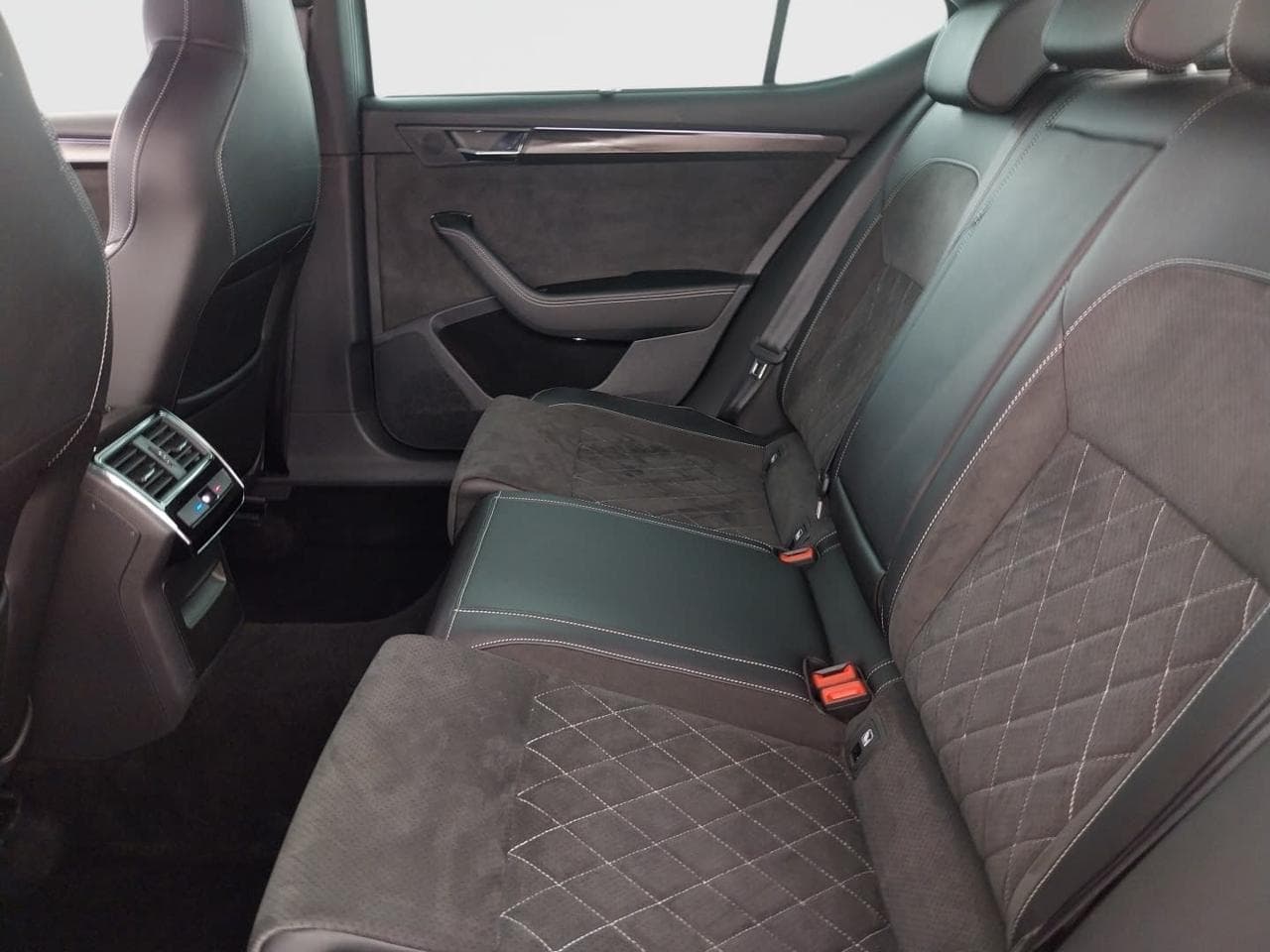 2022 Škoda SUPERB - 15