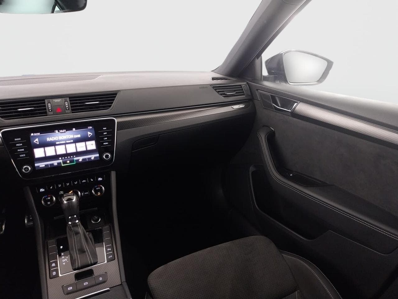 2022 Škoda SUPERB - 10