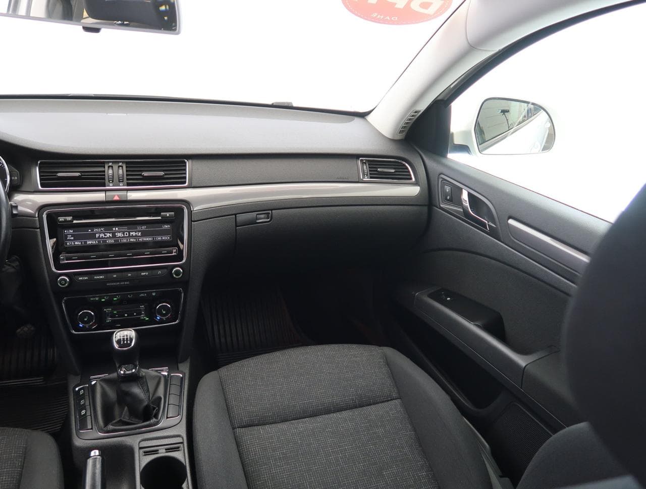 2015 Škoda SUPERB - 11