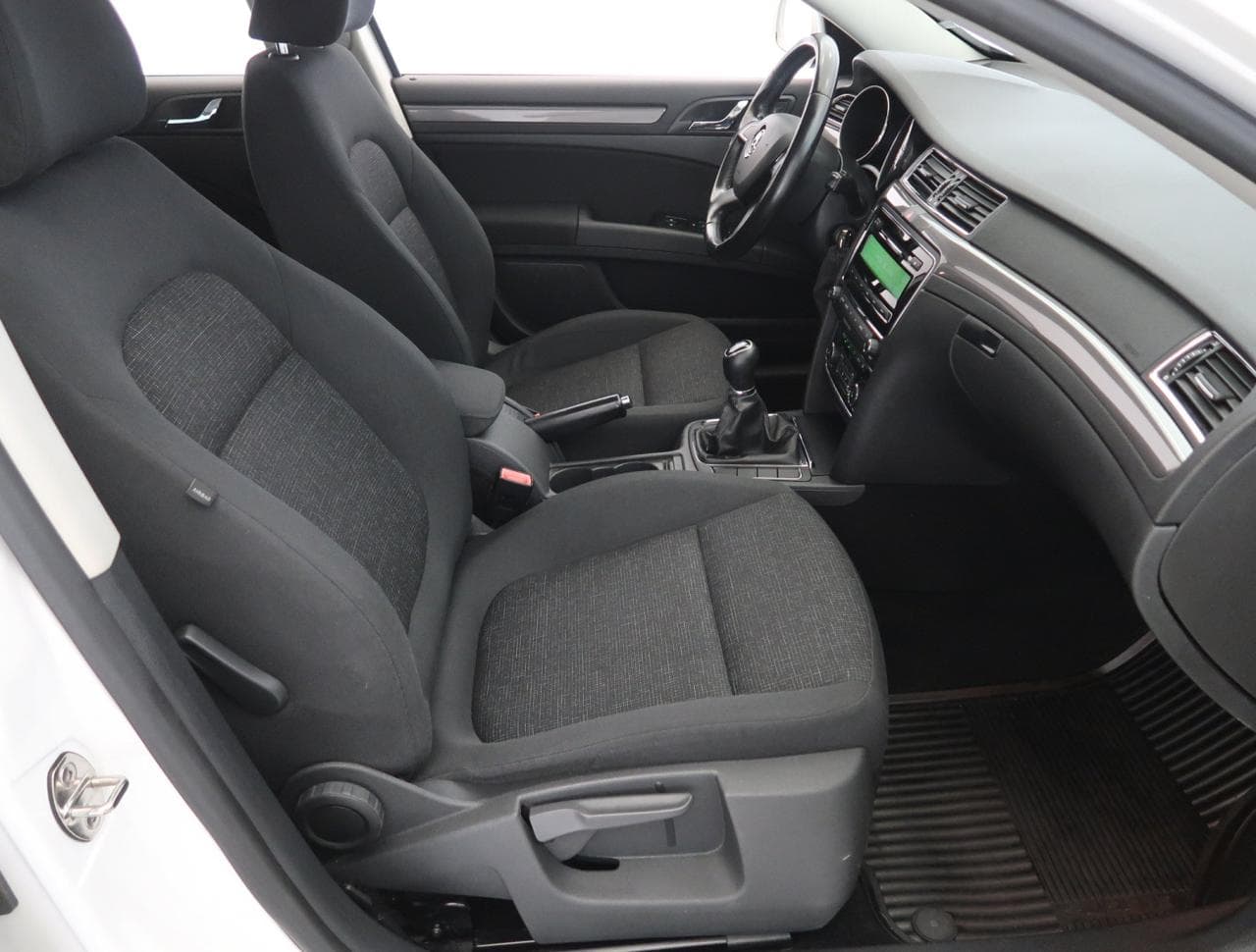 2015 Škoda SUPERB - 12