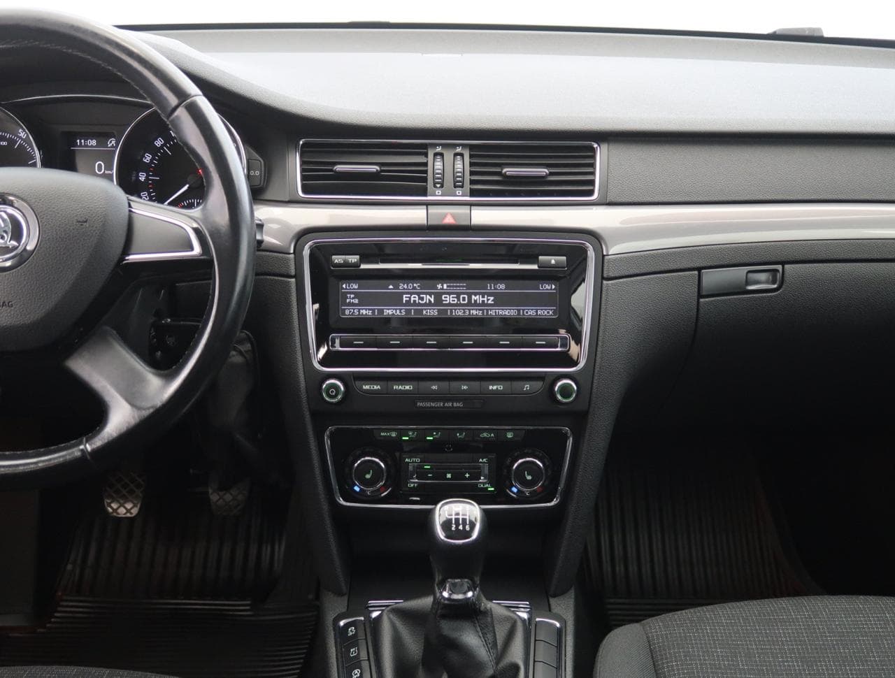 2015 Škoda SUPERB - 18