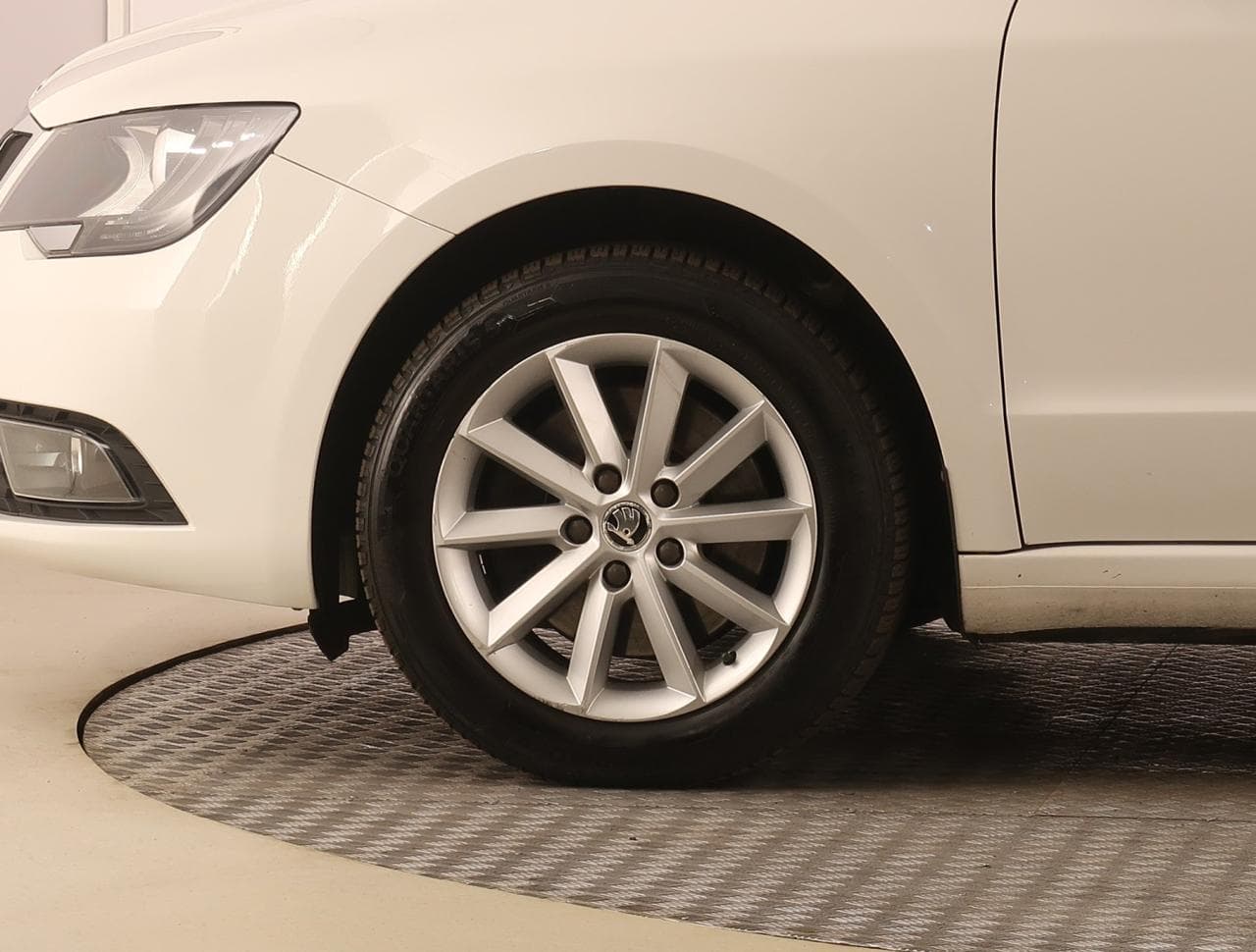 2015 Škoda SUPERB - 20