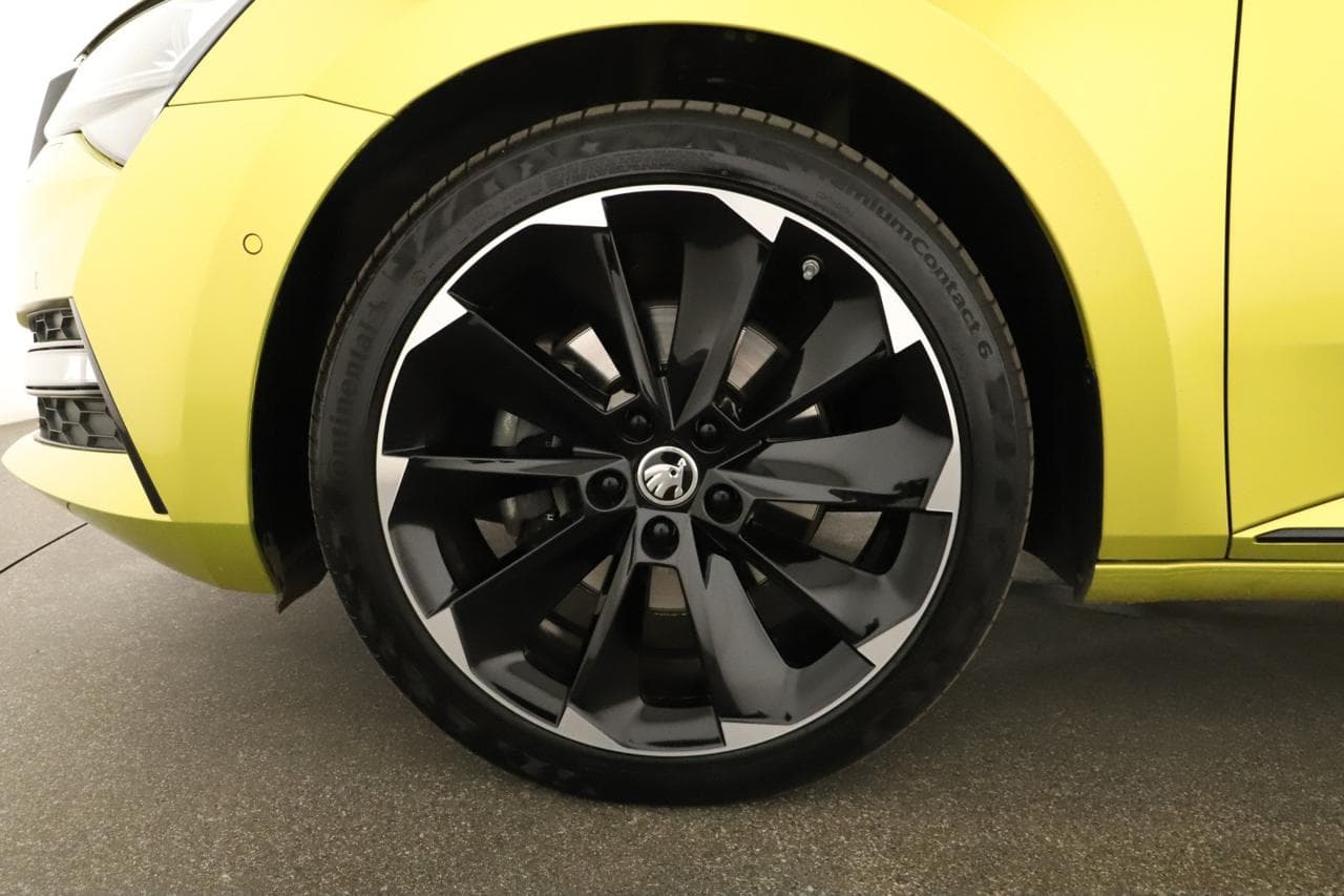2020 Škoda SUPERB - 18