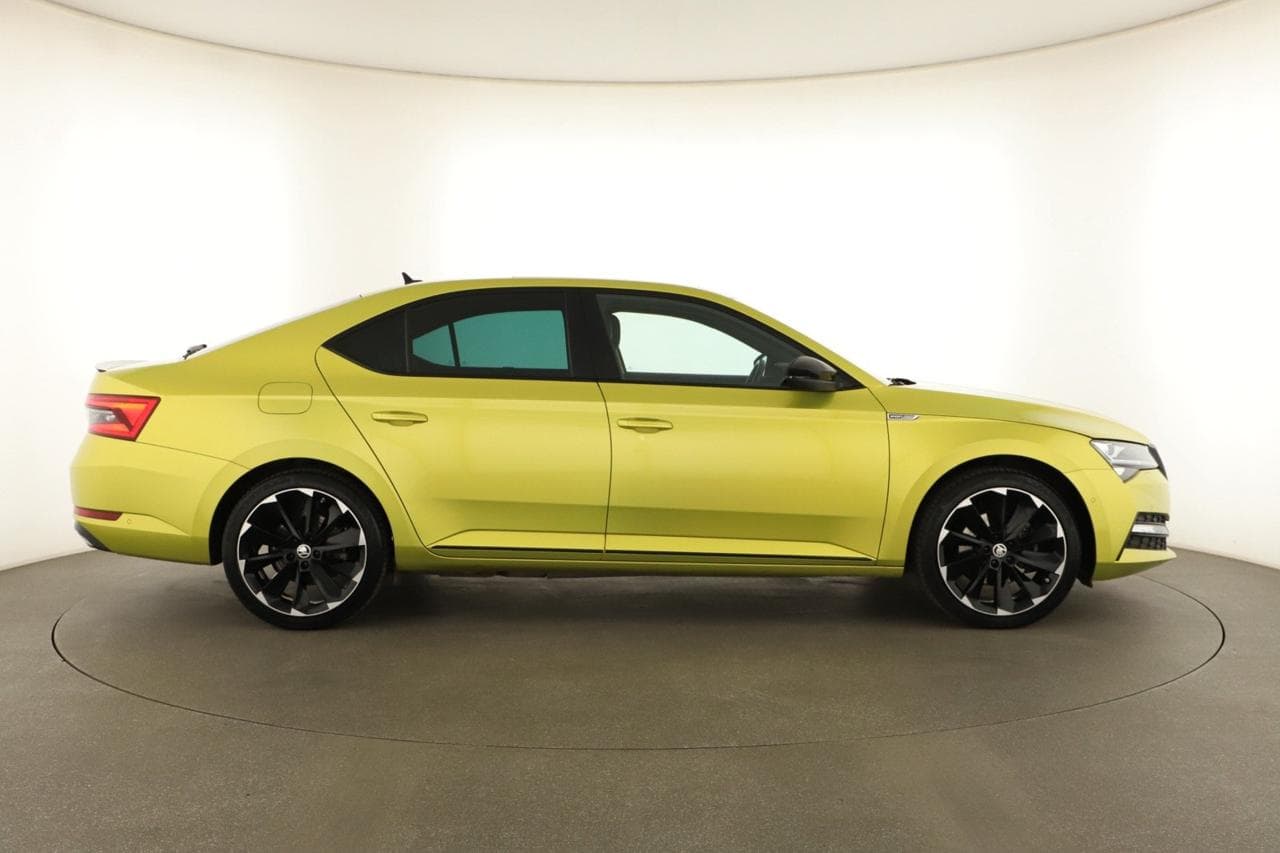 2020 Škoda SUPERB - 8
