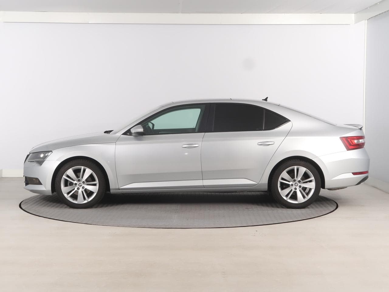 2016 Škoda SUPERB - 4