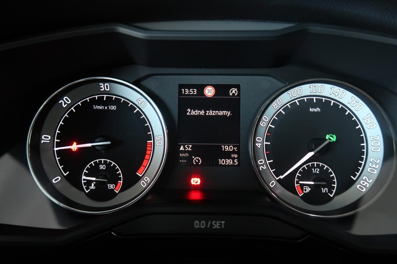 2015 Škoda SUPERB - 17
