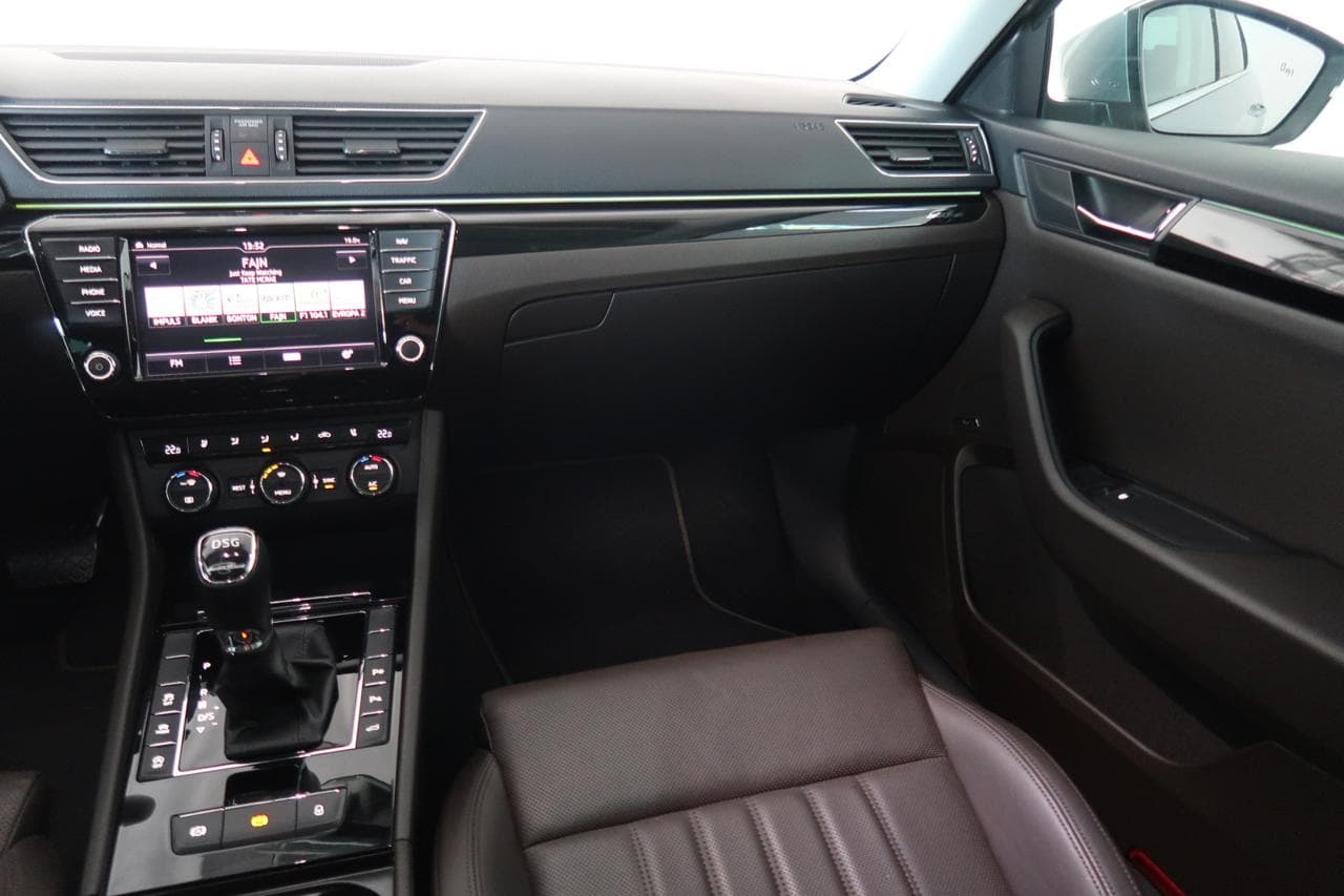 2015 Škoda SUPERB - 11