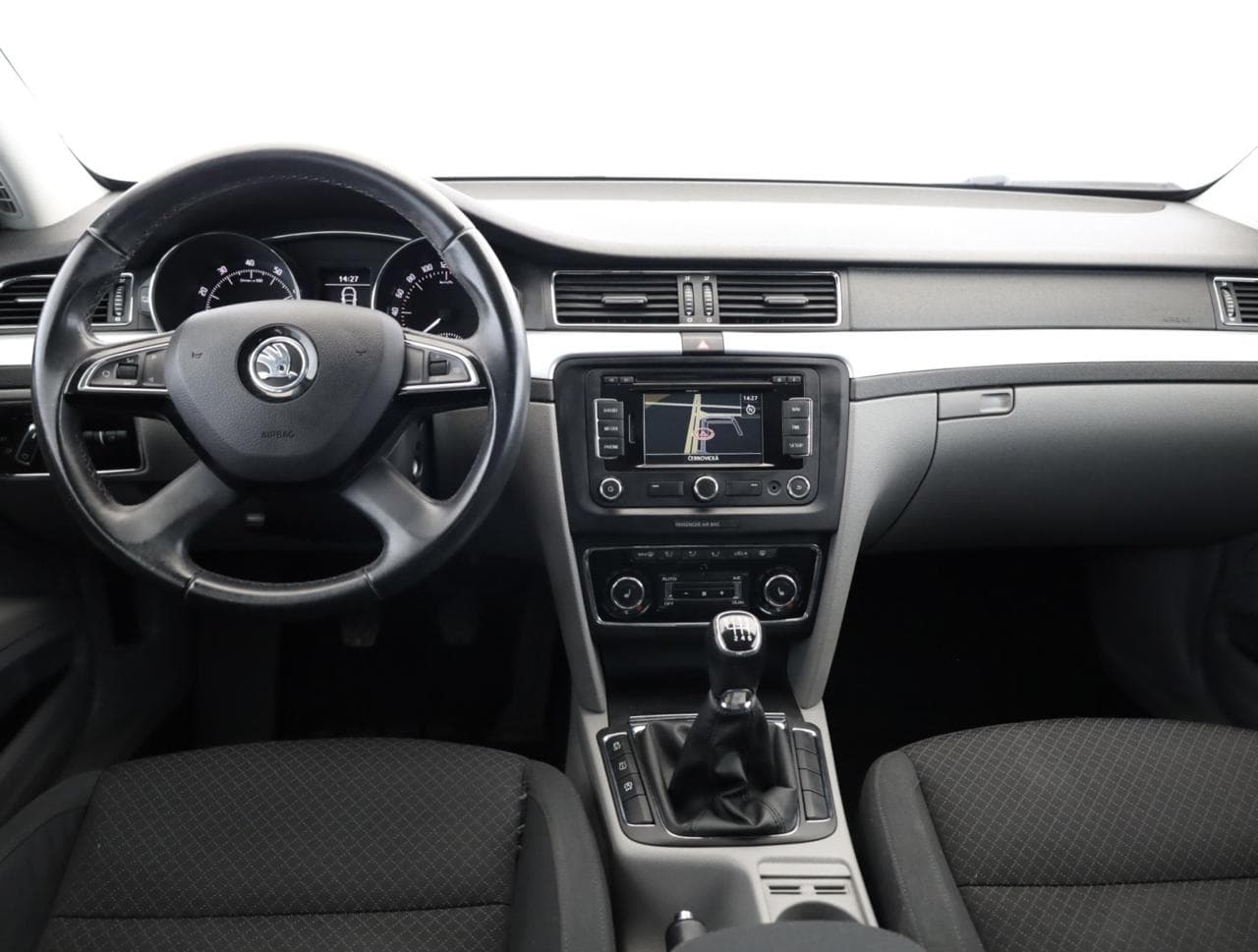 2015 Škoda SUPERB - 9